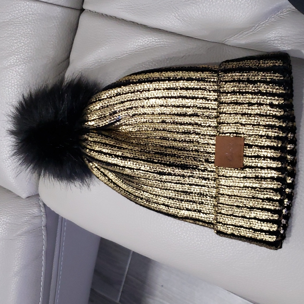Gold/Black Pom Pom Winter Hat